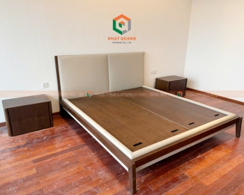 Giường ngủ gỗ óc chó tự nhiên đầu giường bọc đệm kiểu dáng Luxury G-004